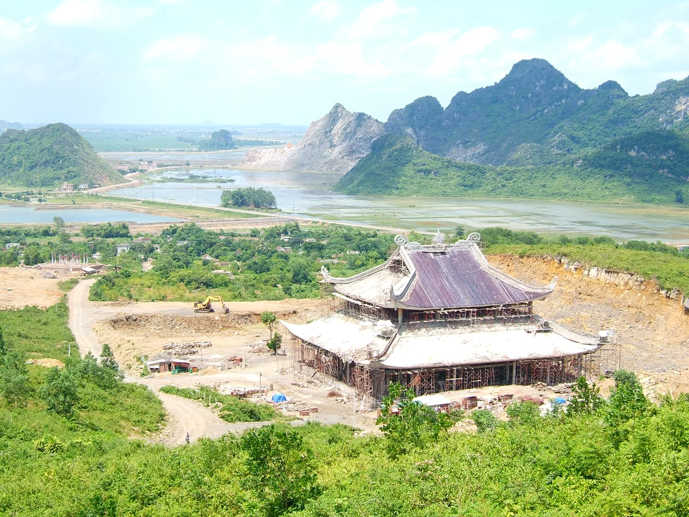 đi Bái Đính vào sáng sớm tại Ninh Bình